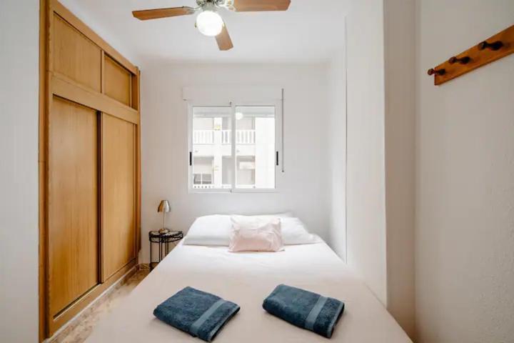 Apartamento Inteiro Acolhedor Perto Da Praia Torrevieja Ngoại thất bức ảnh
