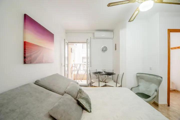 Apartamento Inteiro Acolhedor Perto Da Praia Torrevieja Ngoại thất bức ảnh